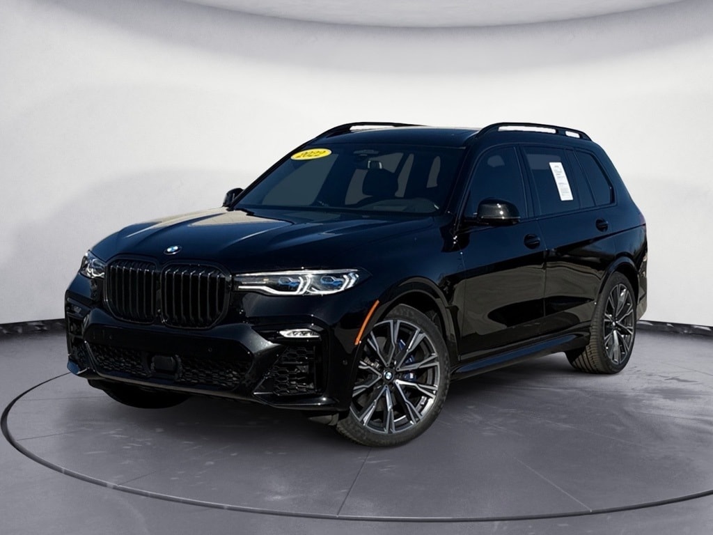 2022 BMW X7 M50i's photo