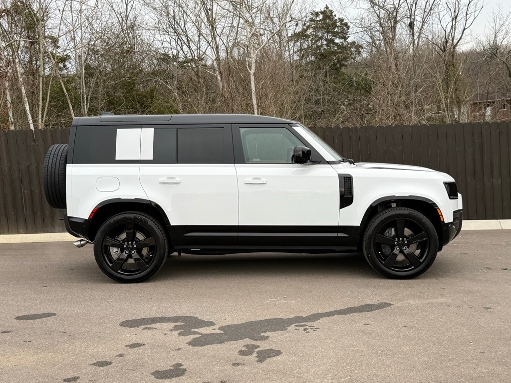 2026 Land Rover Defender X-Dynamic SE - Photo 7