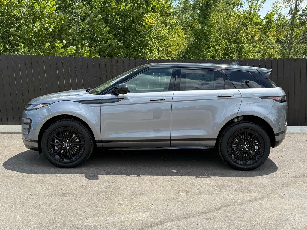 2026 Land Rover Range Rover Evoque Dynamic SE photo 2