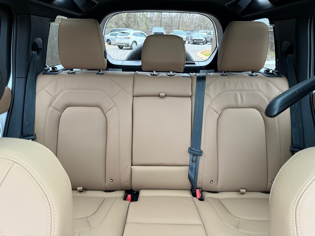 2026 Land Rover Defender X-Dynamic SE - Photo 33