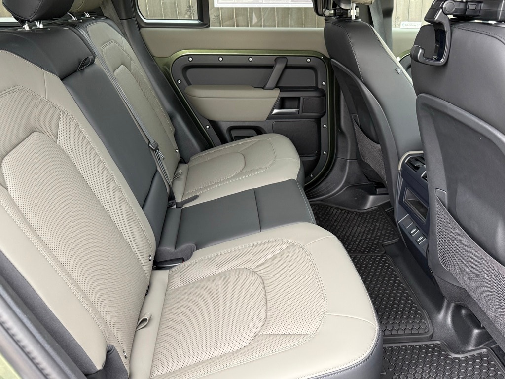 2026 Land Rover Defender X-Dynamic SE - Photo 35