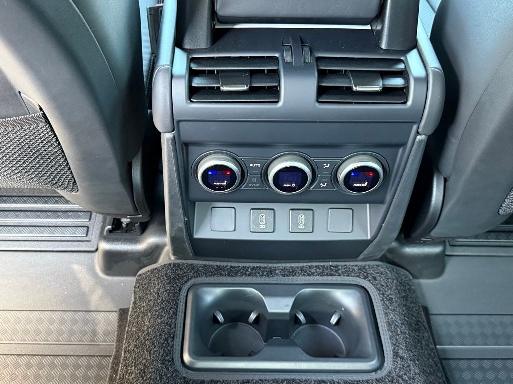 2026 Land Rover Defender X-Dynamic SE - Photo 39