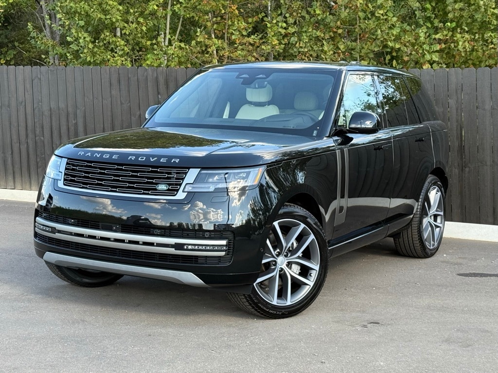 New 2025 Land Rover Range Rover SE SUV