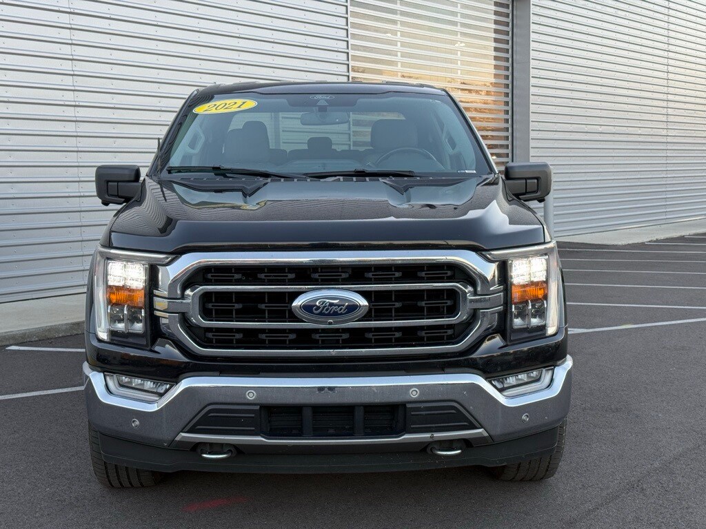 2021 Ford F-150 XLT photo 2