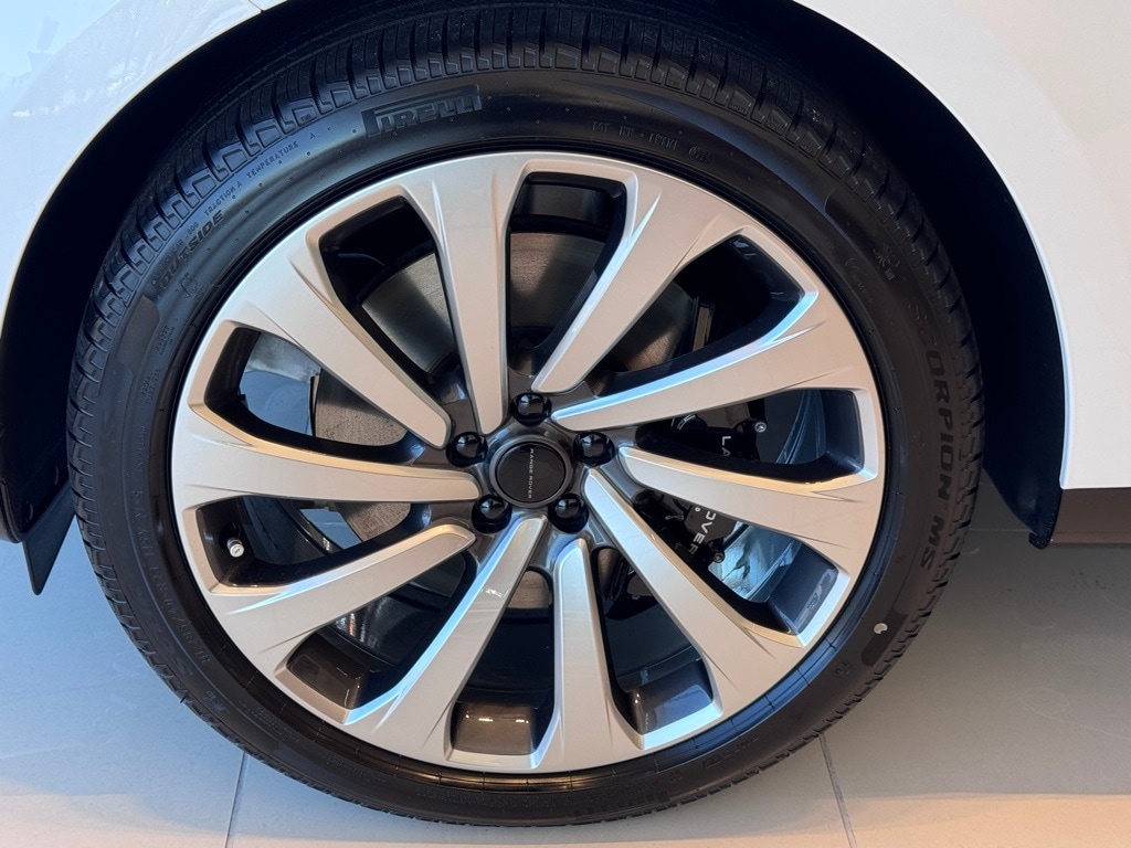 New 2026 Land Rover Range Rover Autobiography SUV