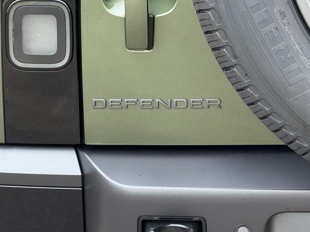 2026 Land Rover Defender X-Dynamic SE - Photo 39