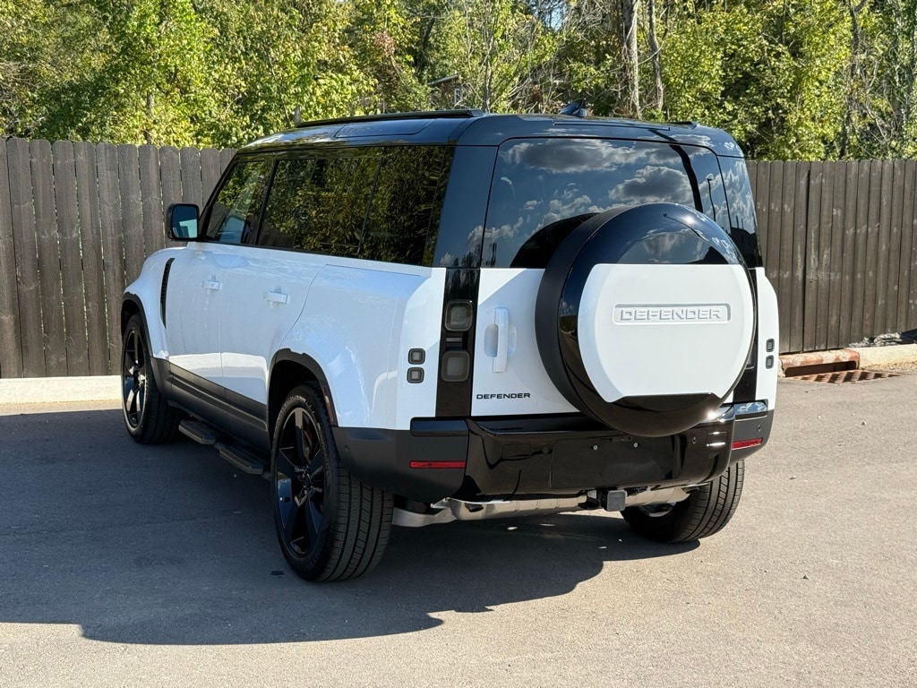 New 2026 Land Rover Defender 110 S 300PS SUV