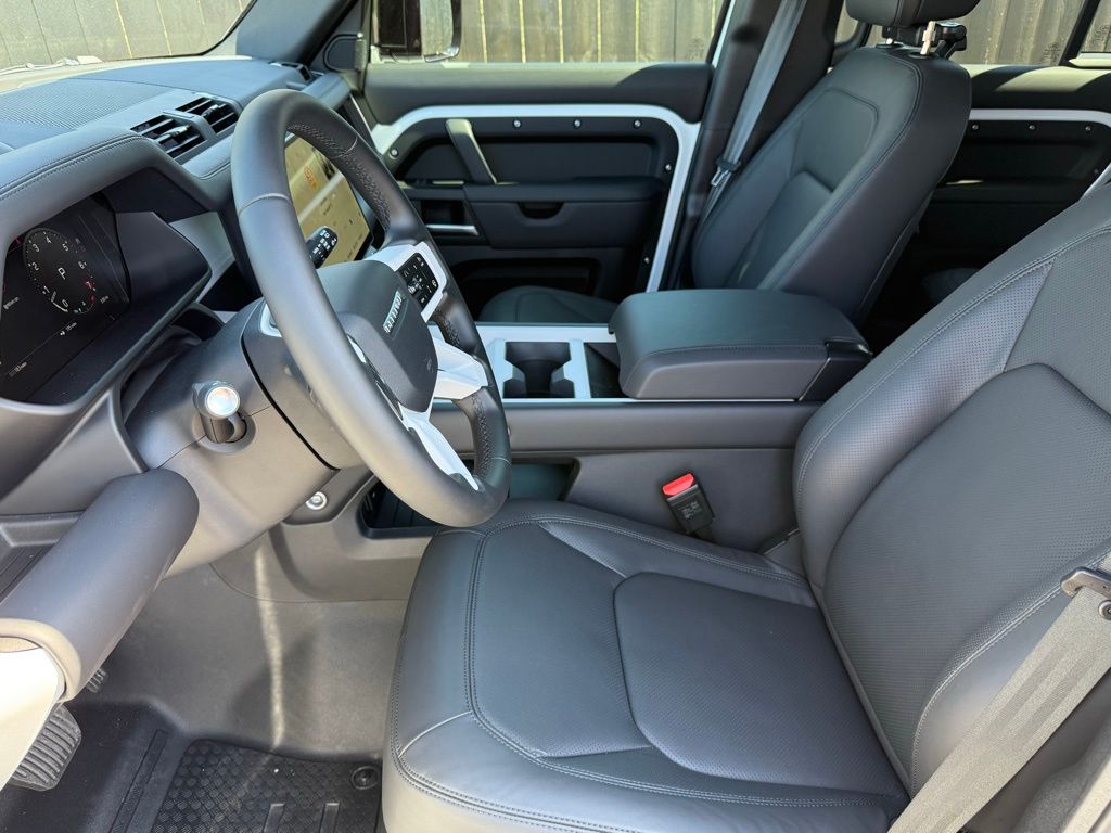 2026 Land Rover Defender X-Dynamic SE - Photo 10