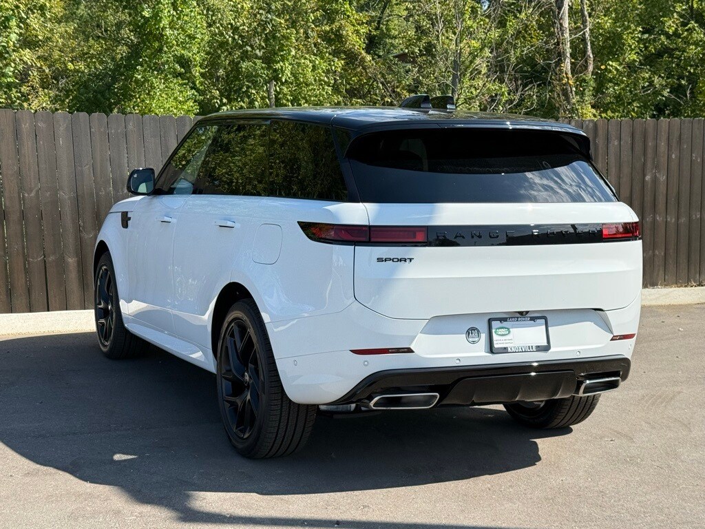 2025 Land Rover Range Rover Sport SE photo 3