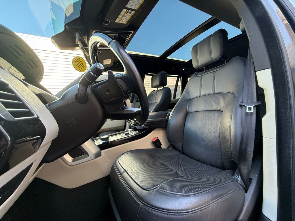 2019 Land Rover Range Rover SuperCharged photo 3