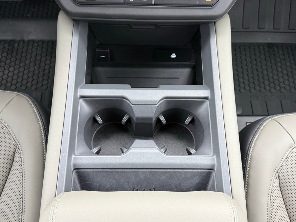 2026 Land Rover Defender X-Dynamic SE - Photo 22