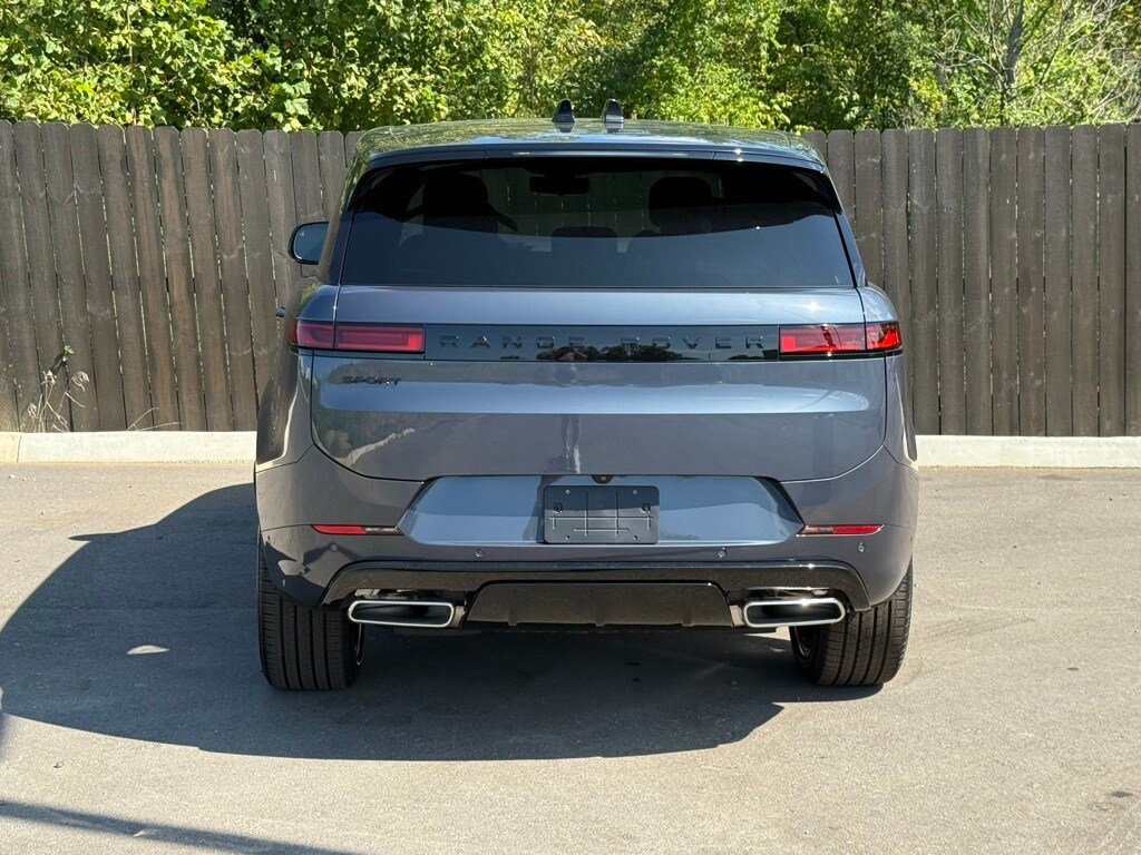 2025 Land Rover Range Rover Sport SE photo 4