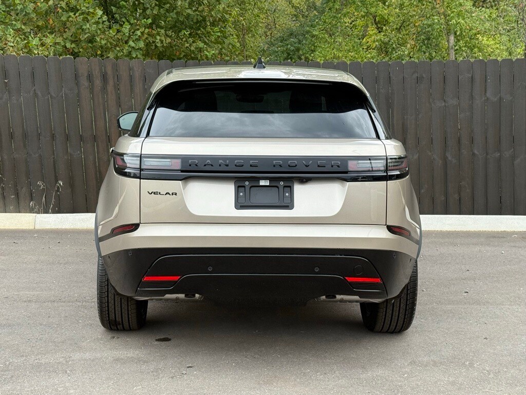 2026 Land Rover Range Rover Velar P250 Dynamic SE photo 3
