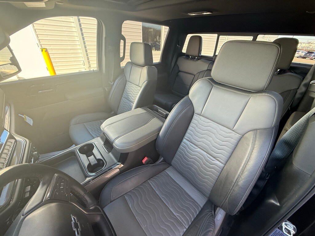 2025 Chevrolet Silverado 2500HD ZR2 photo 3