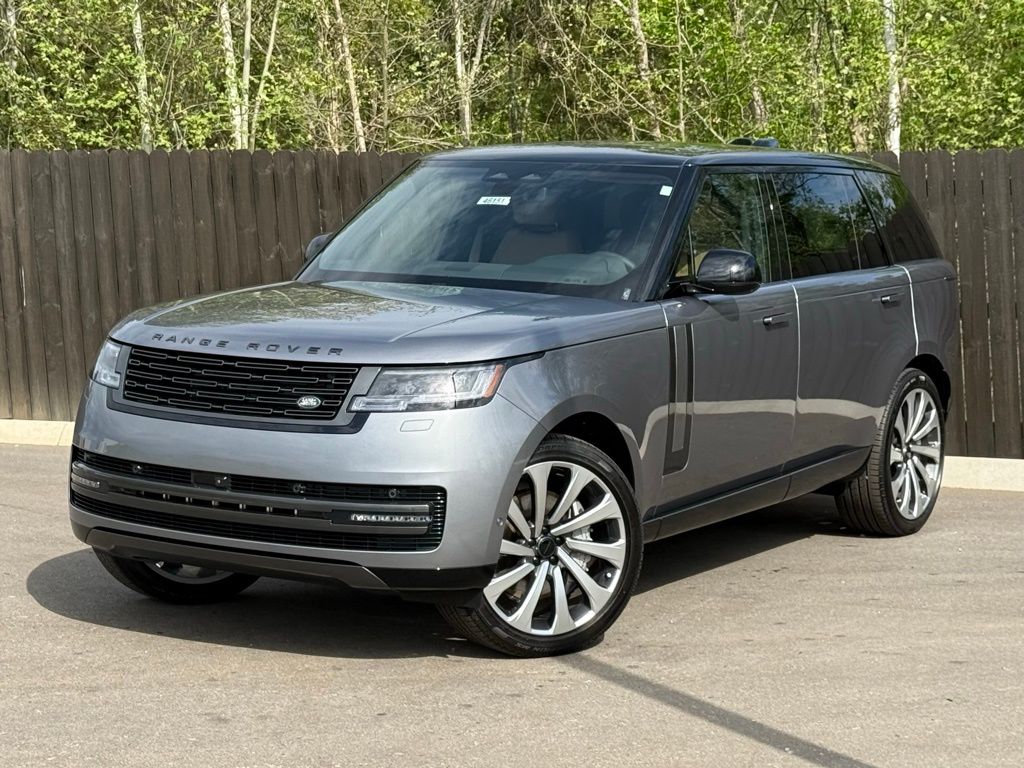 2026 Land Rover Range Rover 4.4 SE LWB 7's photo