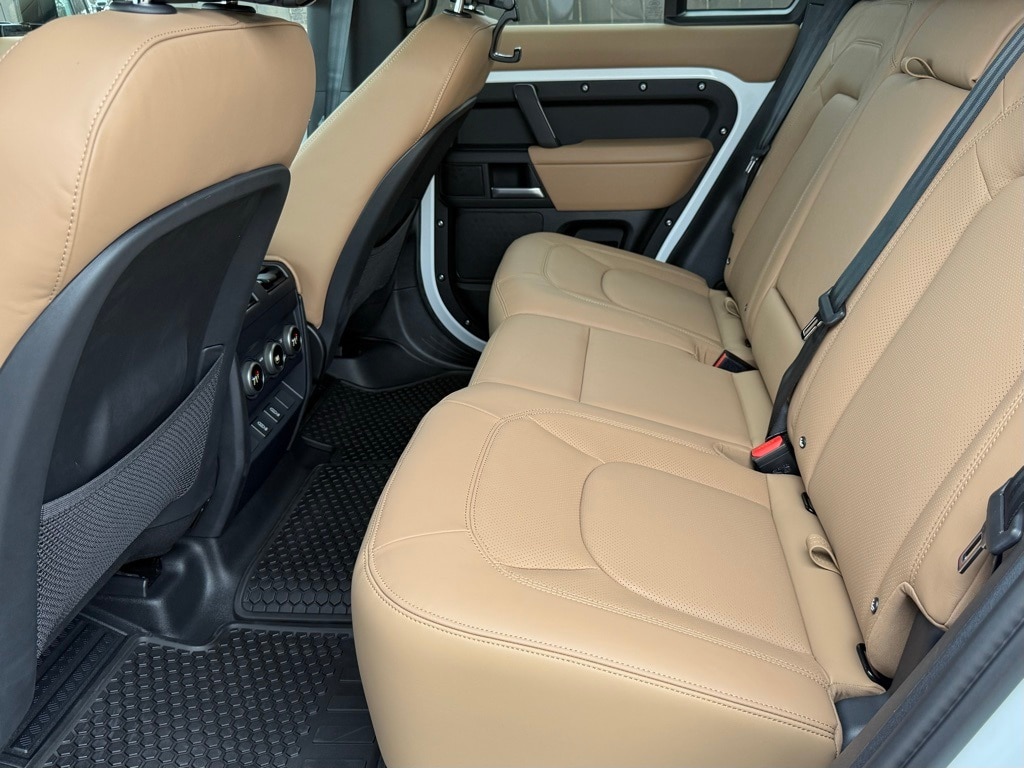 2026 Land Rover Defender X-Dynamic SE - Photo 34