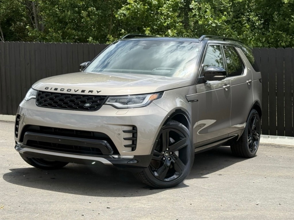 2025 Land Rover Discovery Dynamic SE's photo