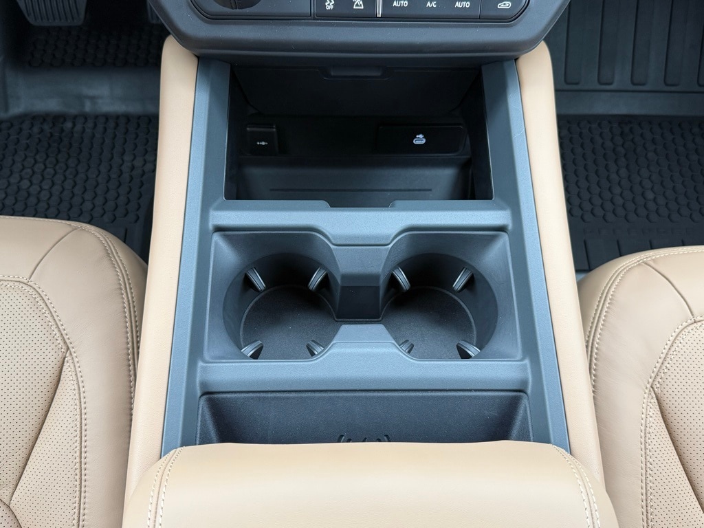 2026 Land Rover Defender X-Dynamic SE - Photo 23