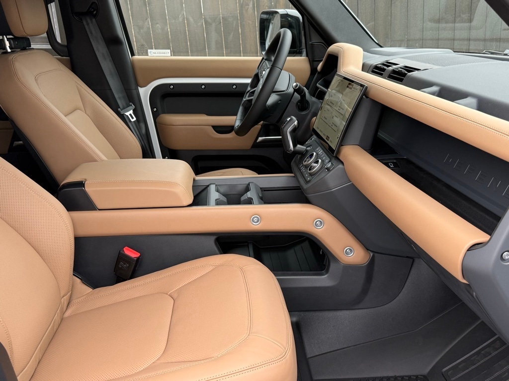 2026 Land Rover Defender X-Dynamic SE - Photo 12