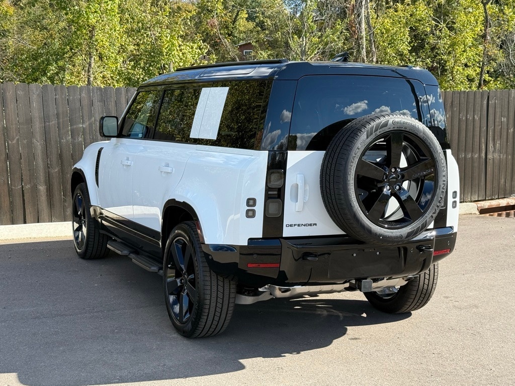 New 2026 Land Rover Defender 110 400PS X-Dynamic SE SUV