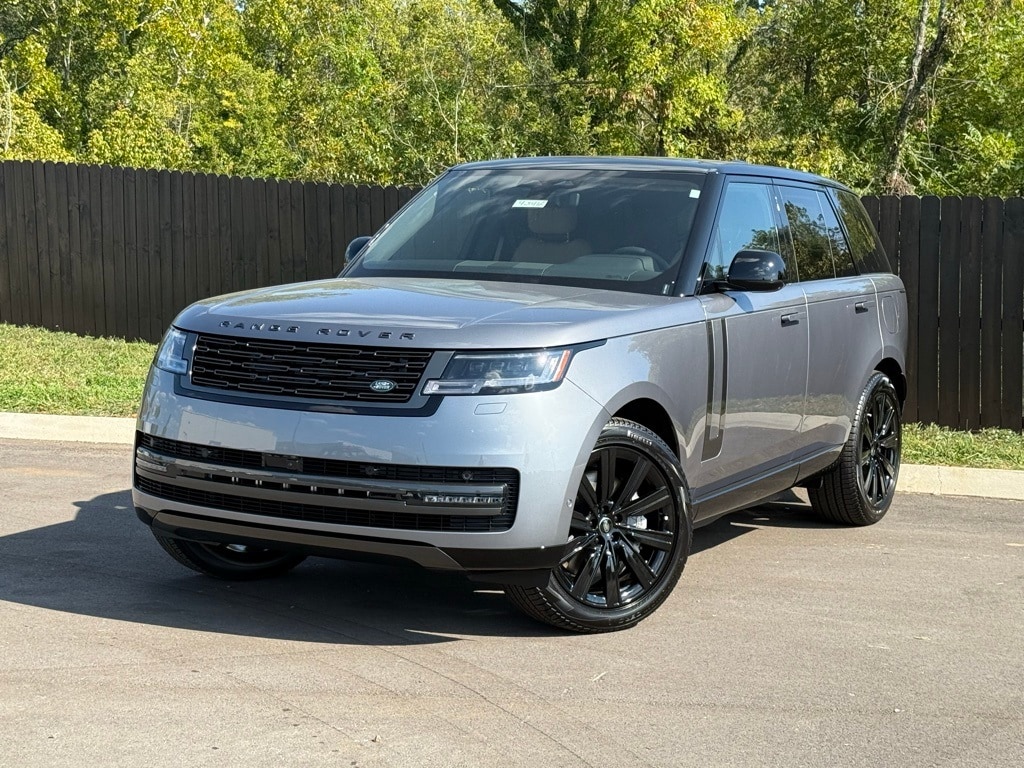 2025 Land Rover Range Rover SE's photo