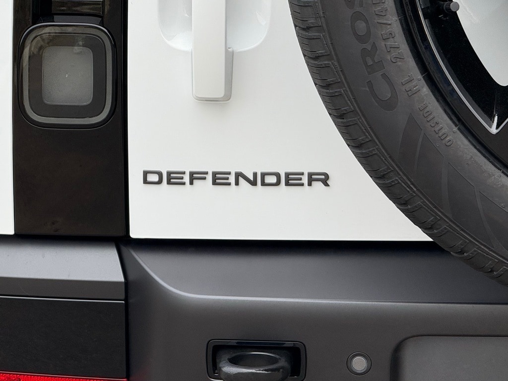 2026 Land Rover Defender X-Dynamic SE - Photo 38