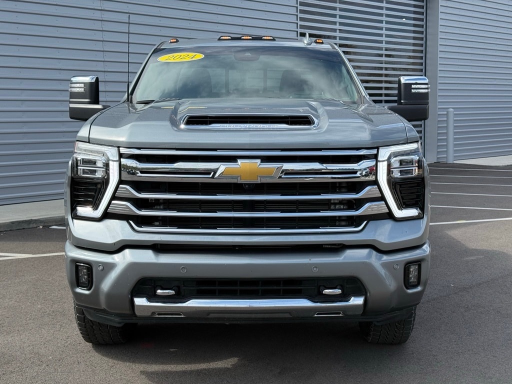 2024 Chevrolet Silverado 2500HD High Country photo 2