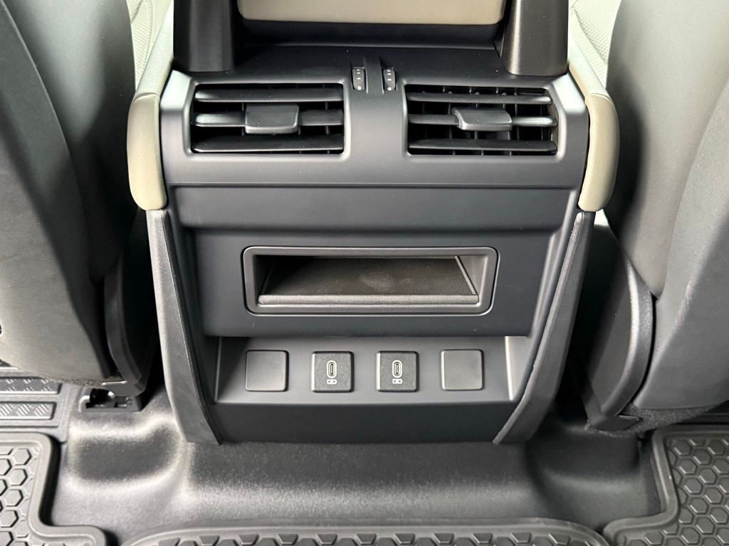 2026 Land Rover Defender X-Dynamic SE - Photo 36
