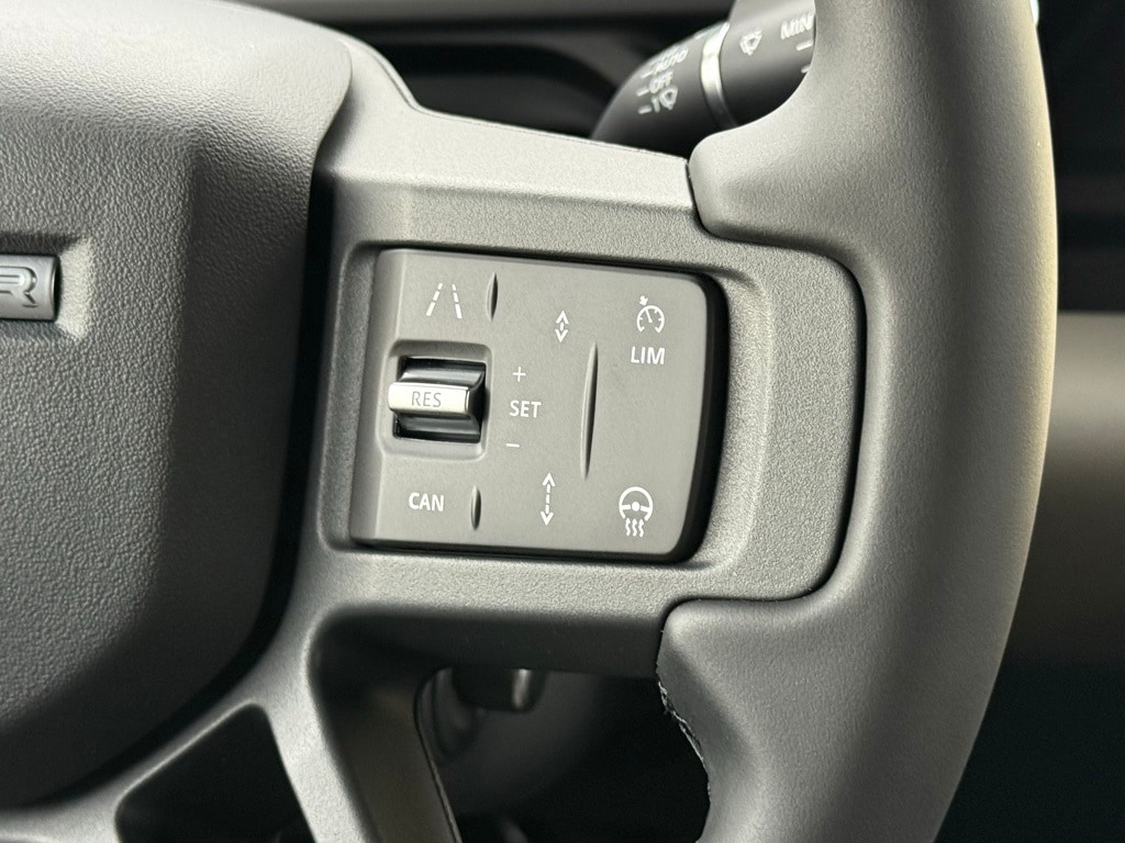 2026 Land Rover Defender X-Dynamic SE - Photo 21