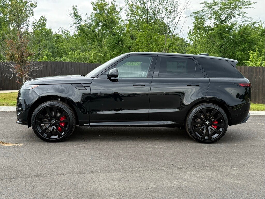2025 Land Rover Range Rover Sport SE photo 2