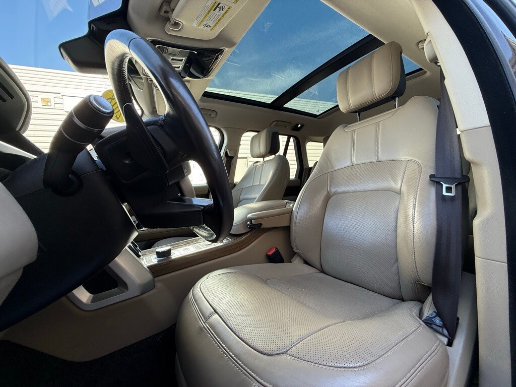 2018 Land Rover Range Rover SuperCharged HSE photo 2