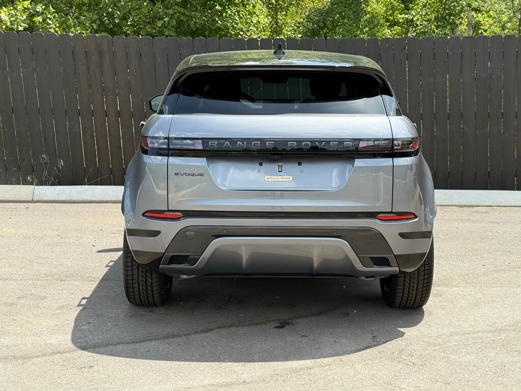 2026 Land Rover Range Rover Evoque Dynamic SE photo 4