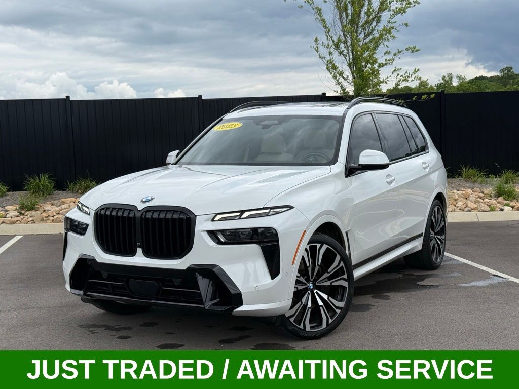 2023 BMW X7 xDrive40i's photo