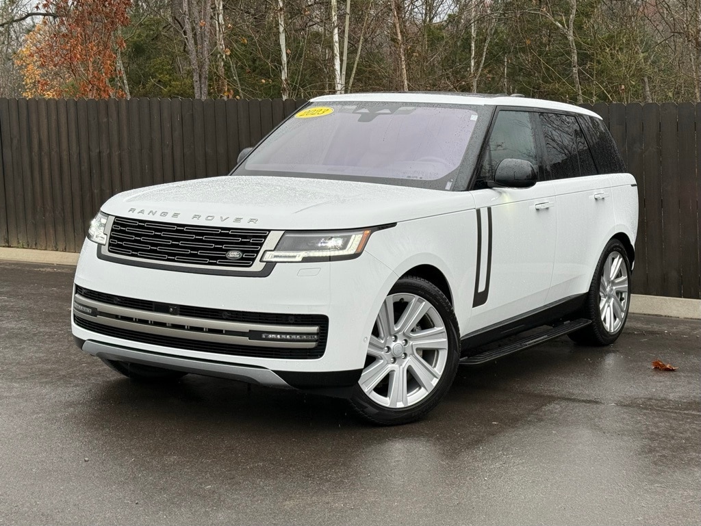 2023 Land Rover Range Rover SE's photo