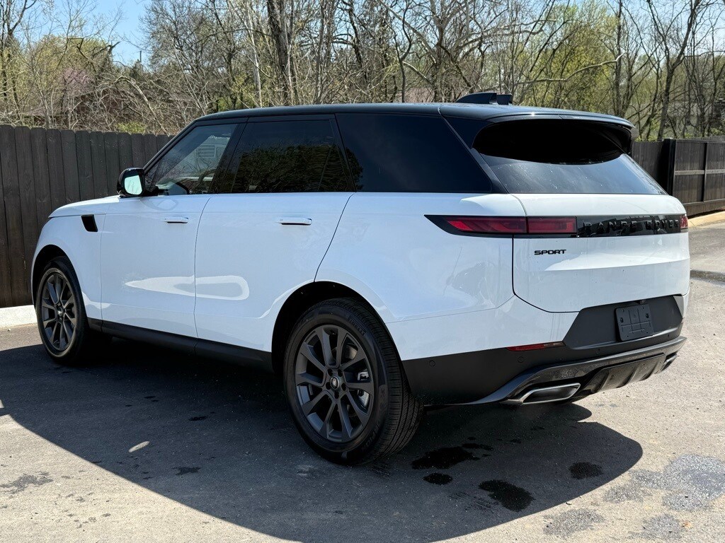 2025 Land Rover Range Rover Sport SE photo 2