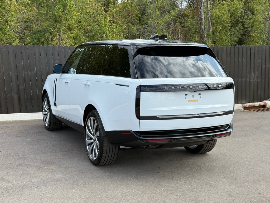 New 2025 Land Rover Range Rover SE 530PS SUV