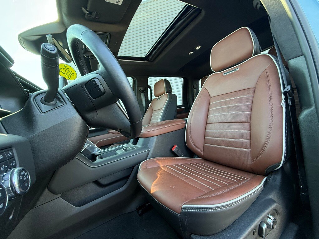 2025 Gmc Sierra 2500 HD Denali Ultimate photo 3