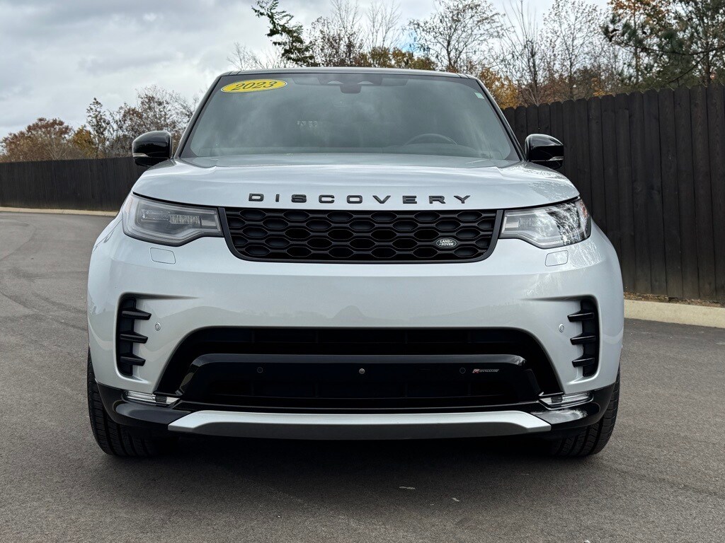 2023 Land Rover Discovery S R-Dynamic photo 2