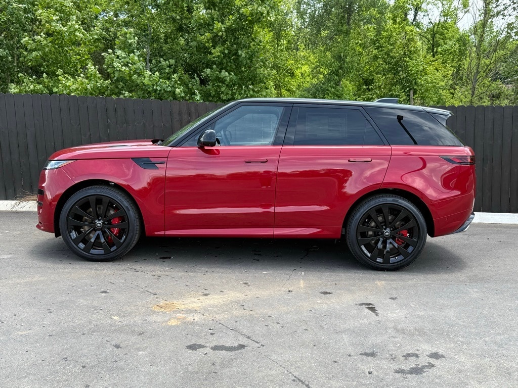 New 2025 Land Rover Range Rover Sport Dynamic SE SUV