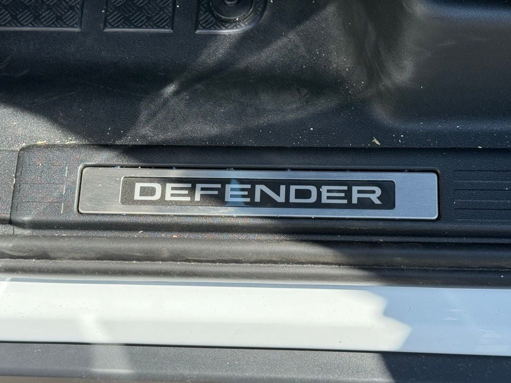 2026 Land Rover Defender X-Dynamic SE - Photo 13