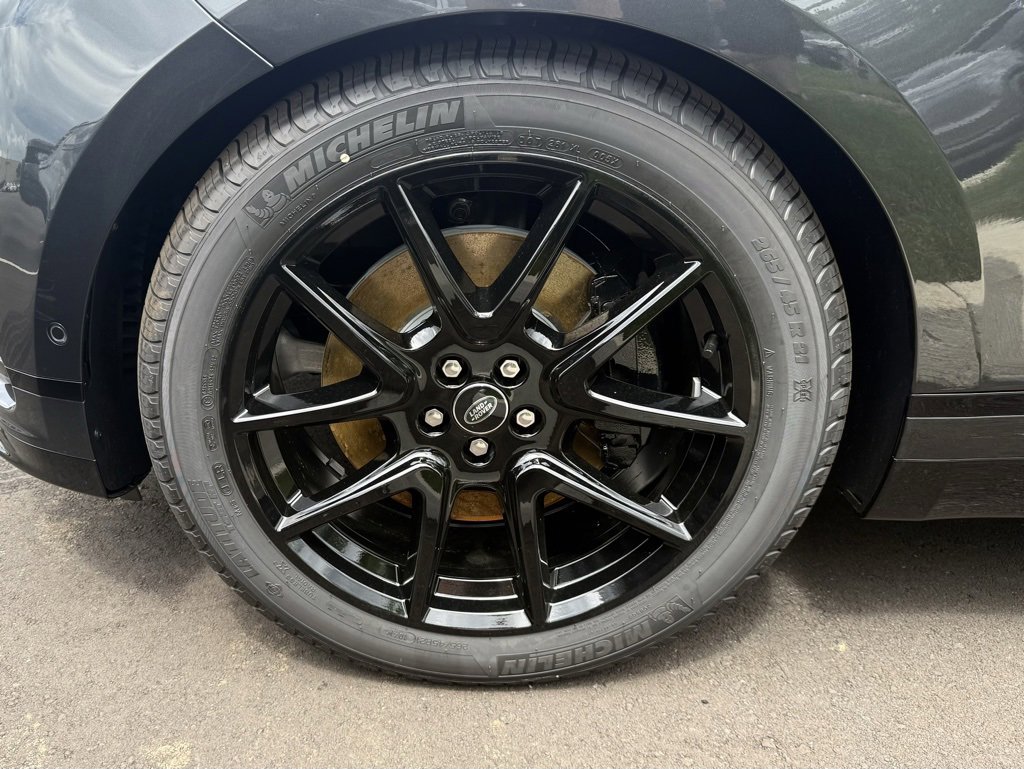2026 Land Rover Range Rover Velar P250 Dynamic SE photo 4