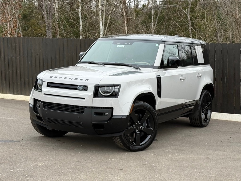 2026 Land Rover Defender X-Dynamic SE's photo