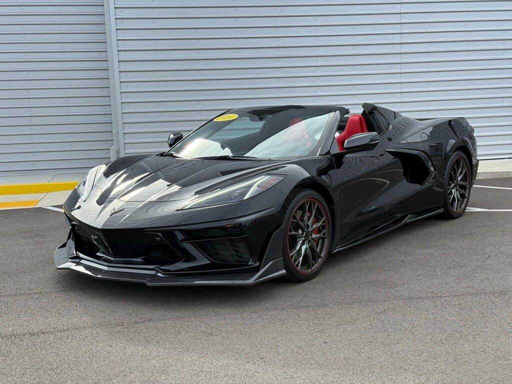 2024 Chevrolet Corvette Stingray Convertible photo 2