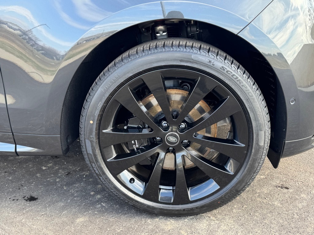 New 2025 Land Rover Range Rover Sport Dynamic SE SUV