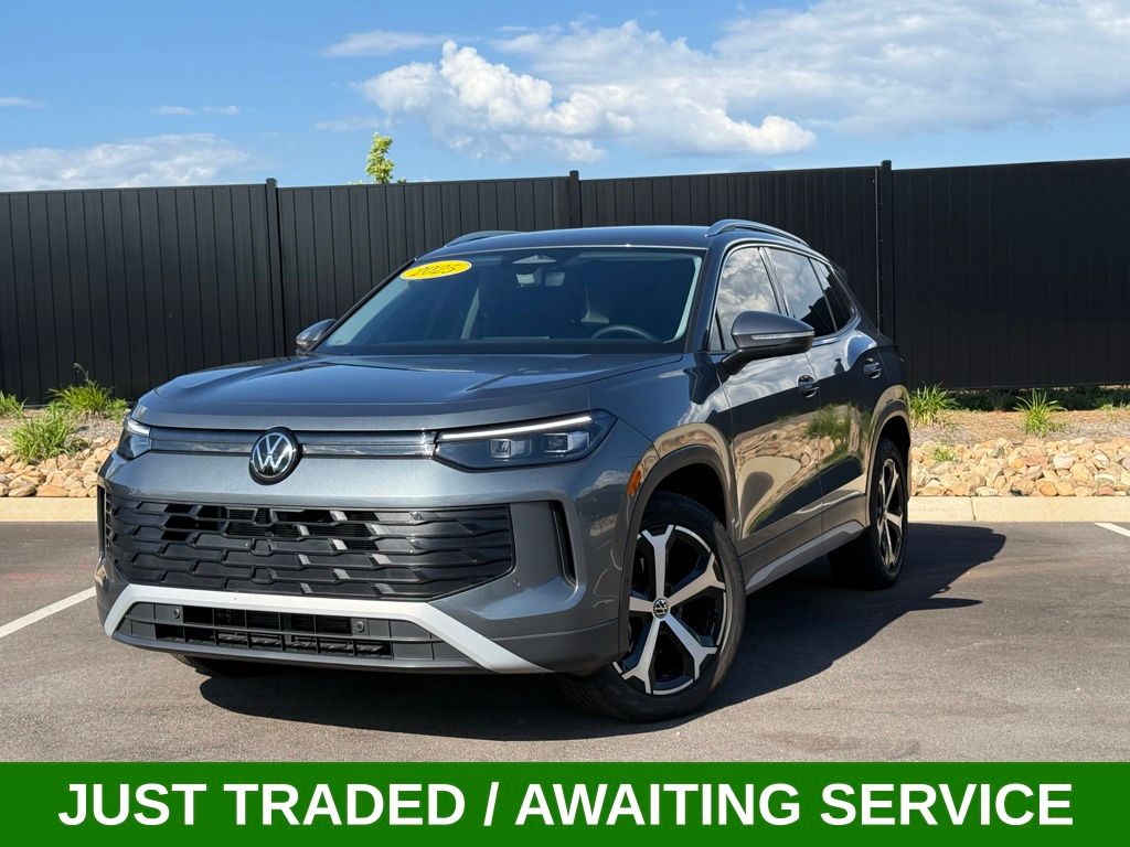 2025 Volkswagen Tiguan 2.0T SE's photo