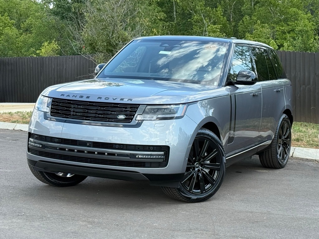2025 Land Rover Range Rover SE's photo