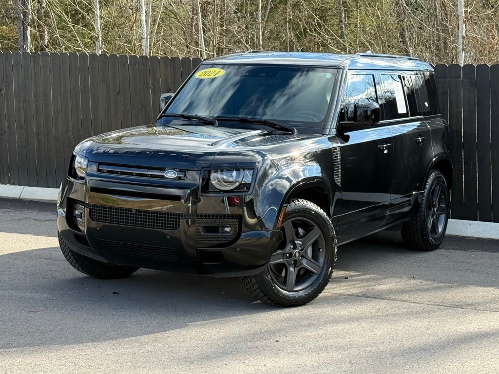 2024 Land Rover Defender X-Dynamic SE's photo