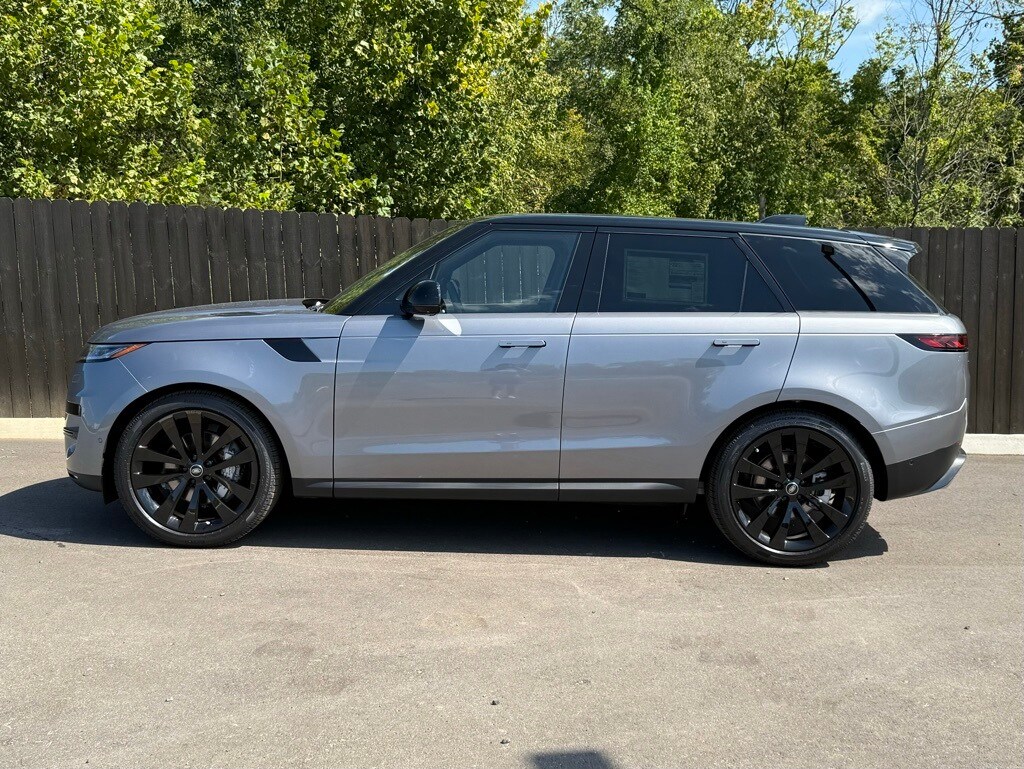 2025 Land Rover Range Rover Sport SE photo 2