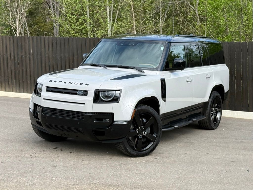 2026 Land Rover Defender 130 X-Dynamic SE P400's photo