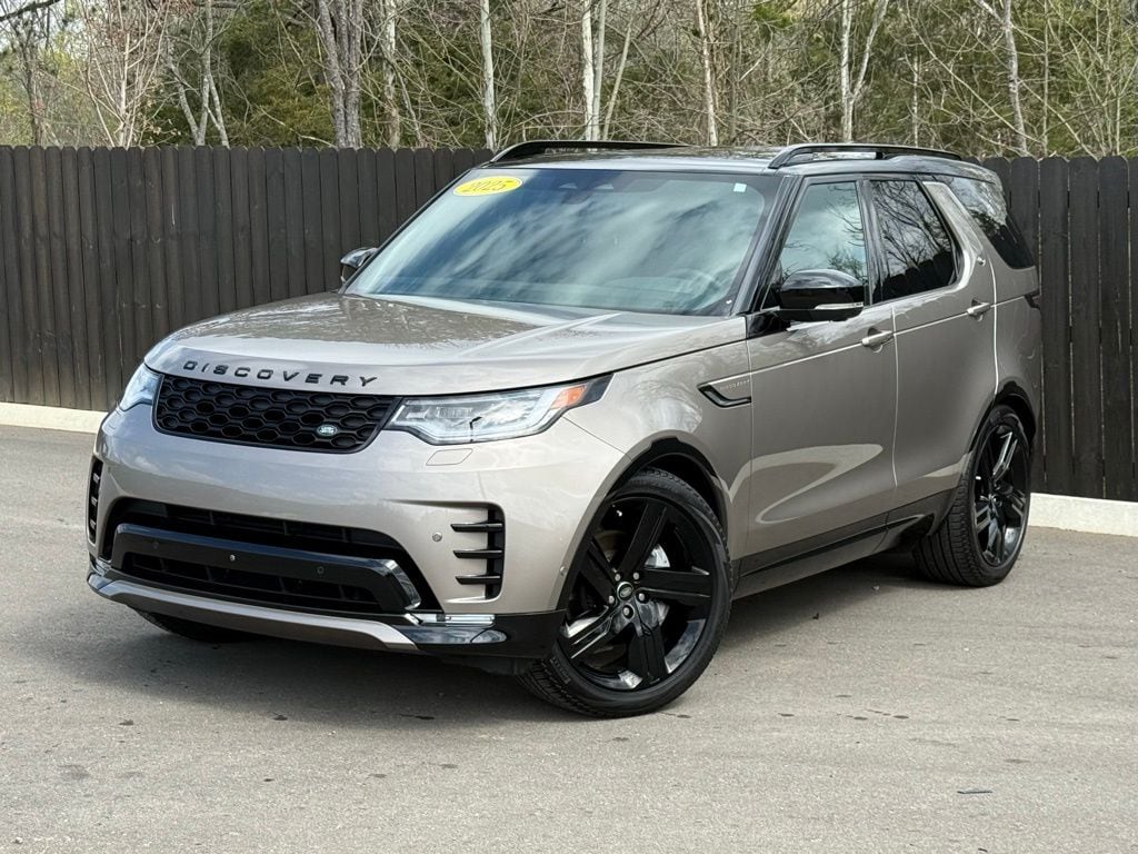 2025 Land Rover Discovery P300 Dynamic SE's photo